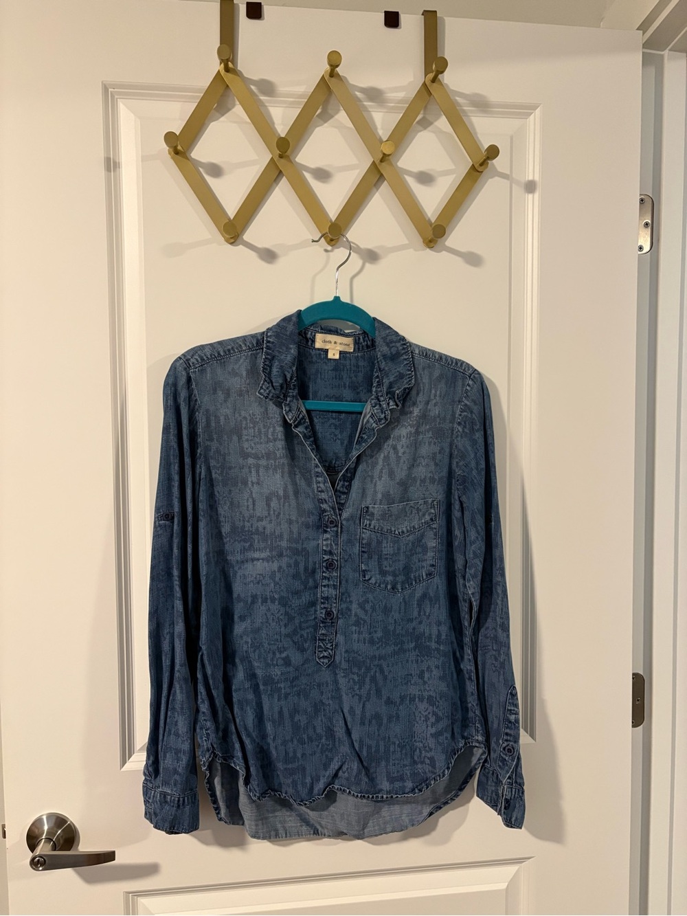 cloth & stone Washed Blue Button-Front Women's Casual Shirt